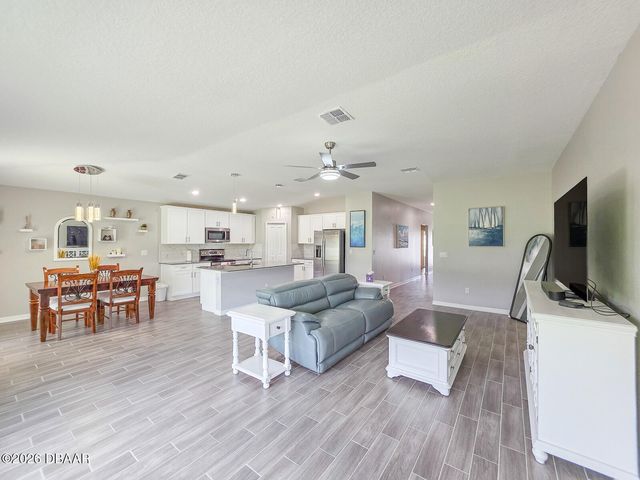 207 Winged Foot Lane, Daytona Beach, FL 32124