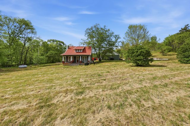 2193 Hughes Rd, Erin, TN 37061