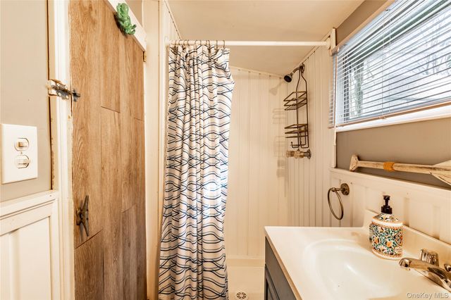 47 Woodcliff Trail, Baiting Hollow, NY 11933