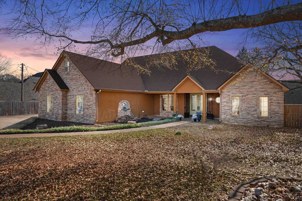 2120 PAGE ROAD, Longview, TX 75601