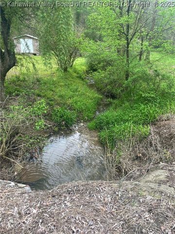 1104 1st Creek Road, Advent, WV 25231