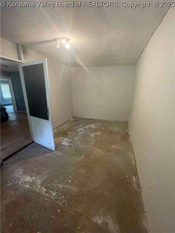 1104 1st Creek Road, Advent, WV 25231