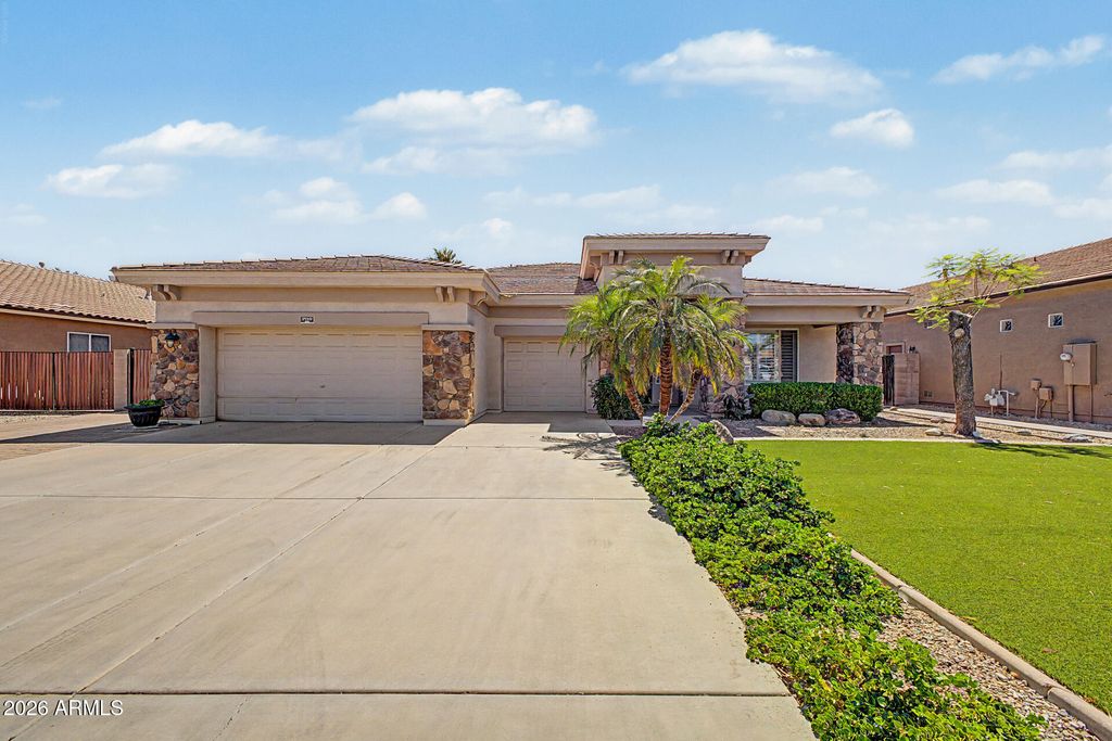 Image 1 of property listing at 9749 W BENT TREE Drive, Peoria, AZ 85383