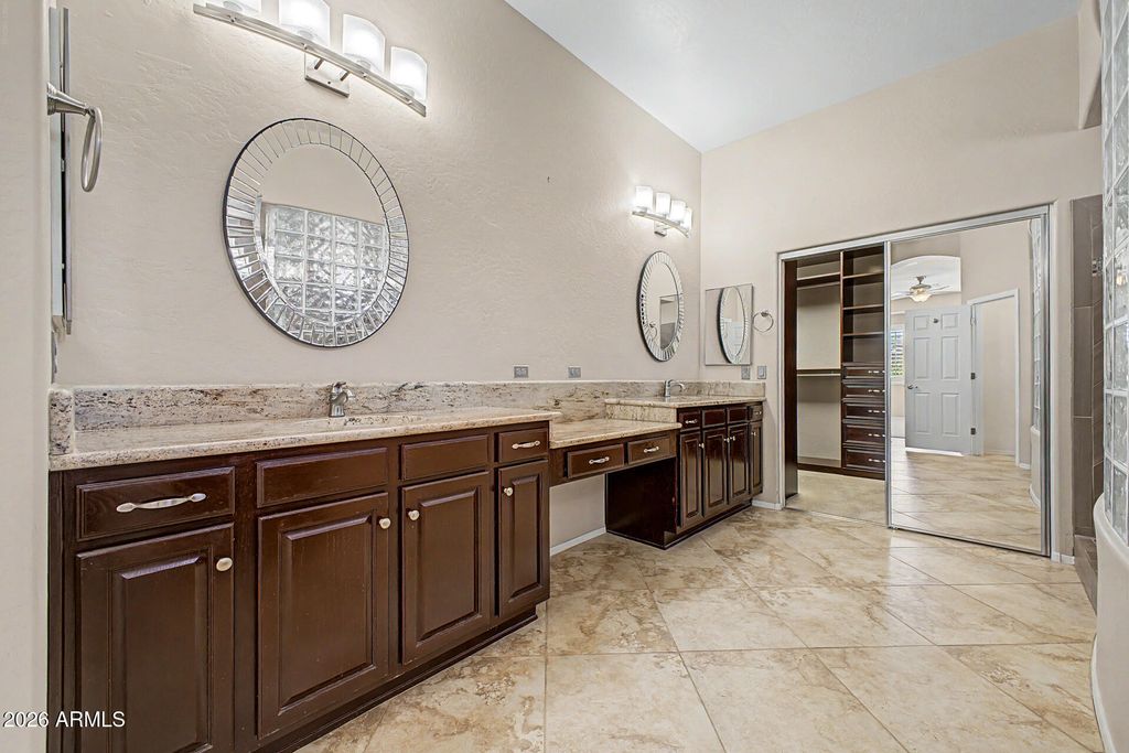 Image 17 of property listing at 9749 W BENT TREE Drive, Peoria, AZ 85383