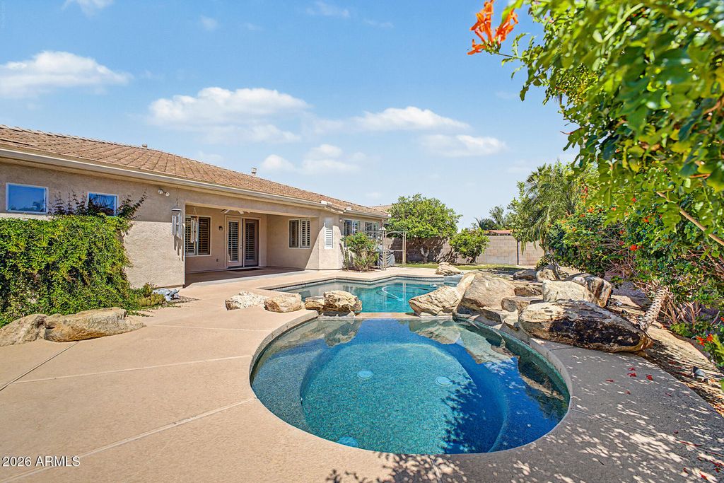 Image 35 of property listing at 9749 W BENT TREE Drive, Peoria, AZ 85383