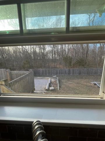 1463 S Tomahawk Avenue, Republic, MO 65738