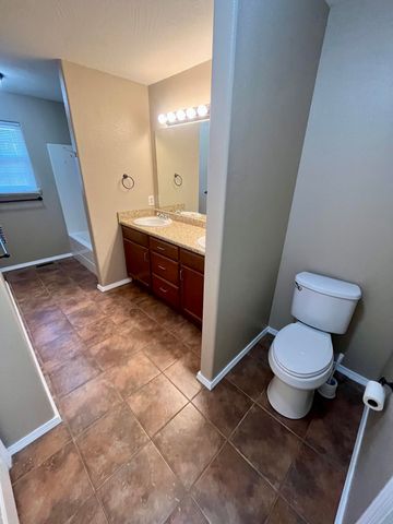 1463 S Tomahawk Avenue, Republic, MO 65738