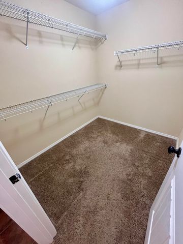 1463 S Tomahawk Avenue, Republic, MO 65738