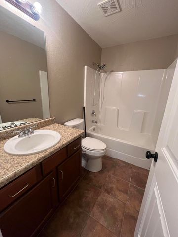 1463 S Tomahawk Avenue, Republic, MO 65738