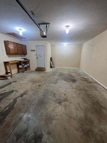 1463 S Tomahawk Avenue, Republic, MO 65738