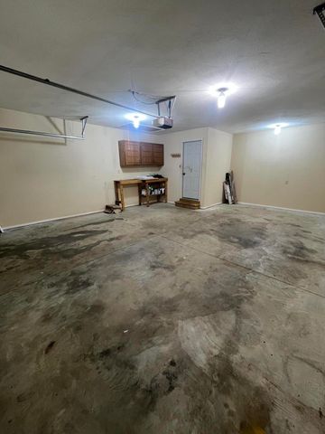 1463 S Tomahawk Avenue, Republic, MO 65738