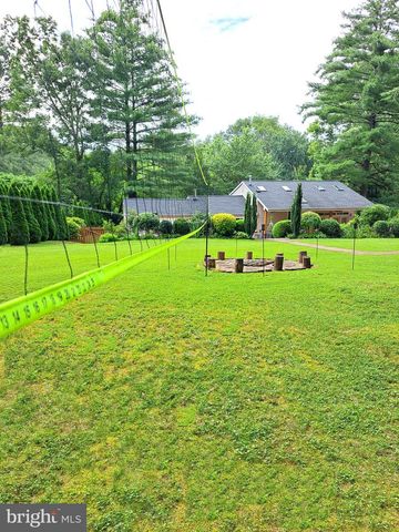 10929 HOWLAND DR, Reston, VA 20191