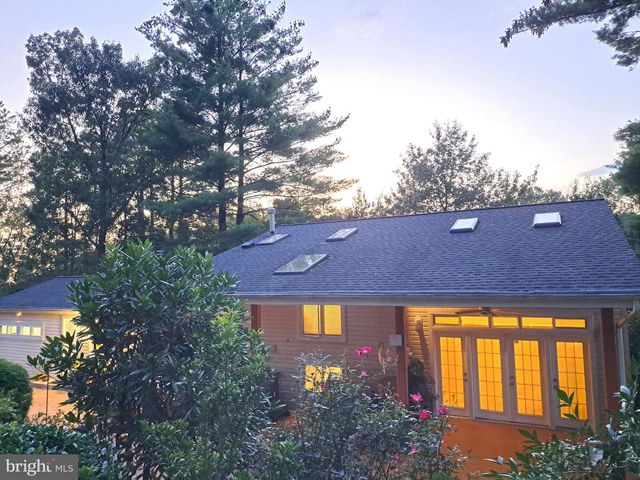 10929 HOWLAND DR, Reston, VA 20191