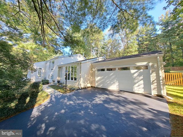 10929 HOWLAND DR, Reston, VA 20191