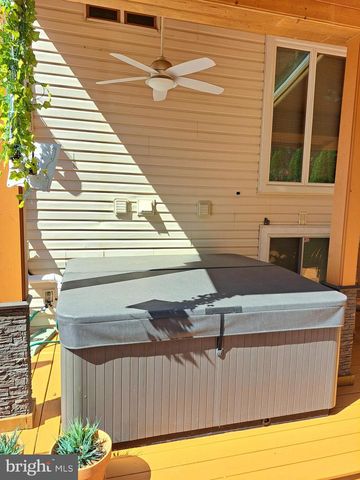 10929 HOWLAND DR, Reston, VA 20191