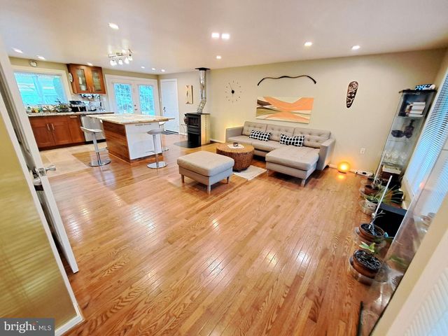 10929 HOWLAND DR, Reston, VA 20191