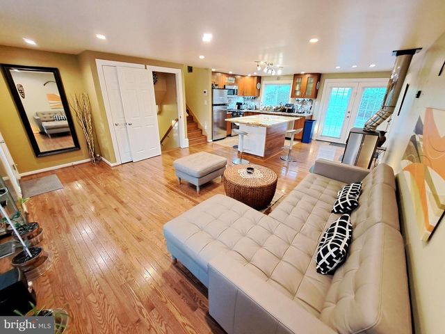 10929 HOWLAND DR, Reston, VA 20191