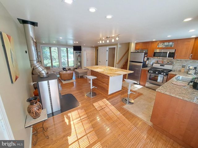 10929 HOWLAND DR, Reston, VA 20191