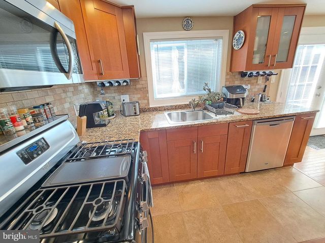 10929 HOWLAND DR, Reston, VA 20191