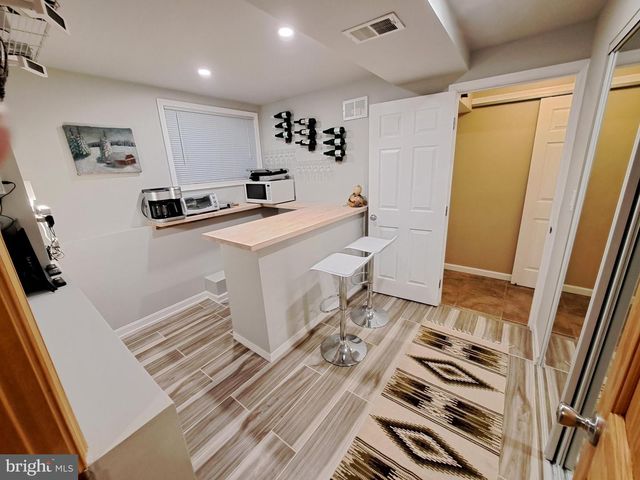 10929 HOWLAND DR, Reston, VA 20191