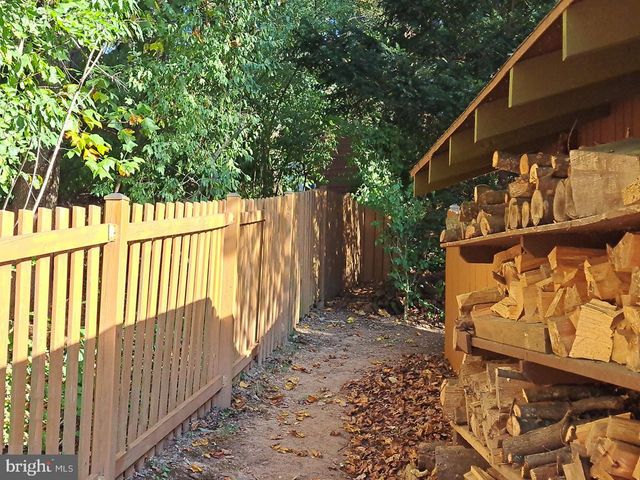 10929 HOWLAND DR, Reston, VA 20191