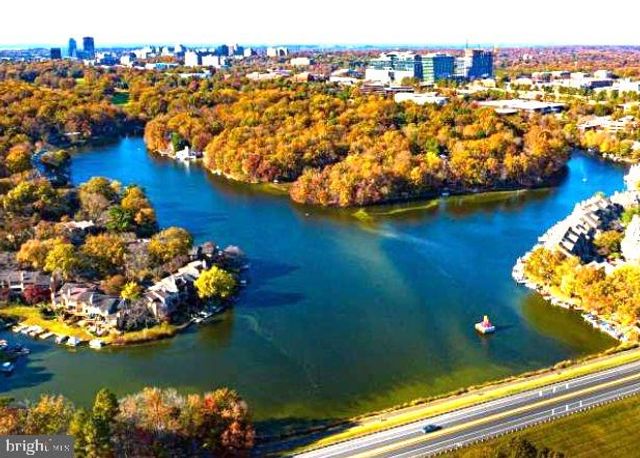 10929 HOWLAND DR, Reston, VA 20191