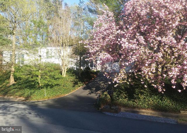 10929 HOWLAND DR, Reston, VA 20191