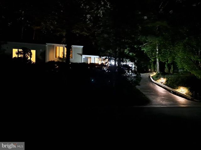 10929 HOWLAND DR, Reston, VA 20191