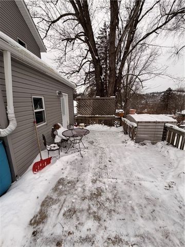 314 S 5th St, Apollo Boro, PA 15613