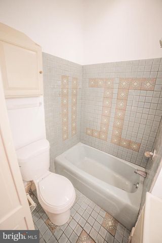 2408 SPRUCE ST, Philadelphia, PA 19103