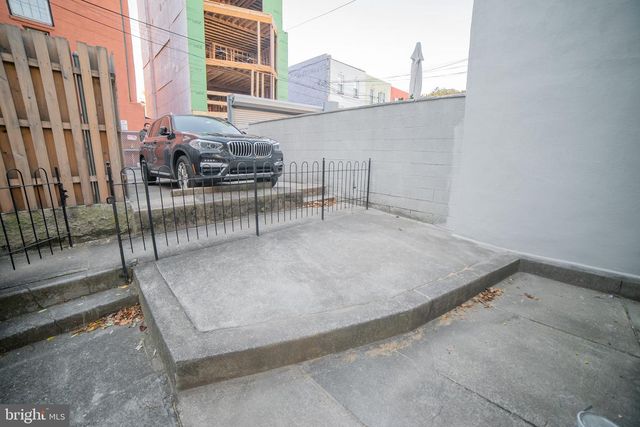 2408 SPRUCE ST, Philadelphia, PA 19103