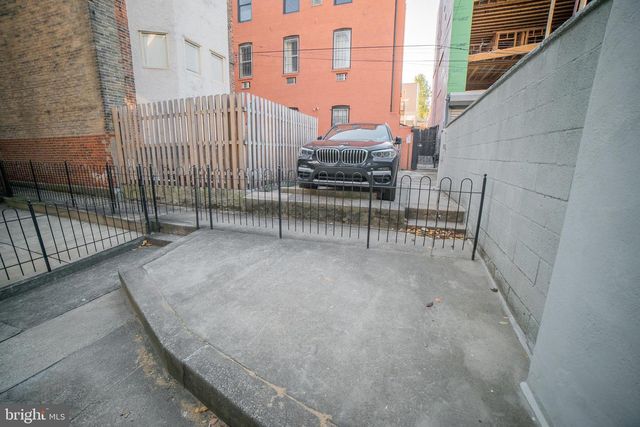 2408 SPRUCE ST, Philadelphia, PA 19103