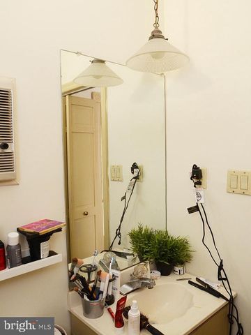 2408 SPRUCE ST, Philadelphia, PA 19103