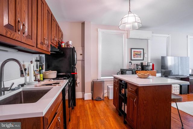 2408 SPRUCE ST, Philadelphia, PA 19103