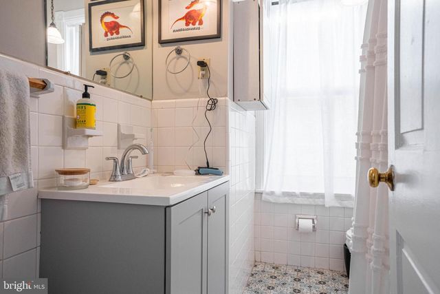 2408 SPRUCE ST, Philadelphia, PA 19103