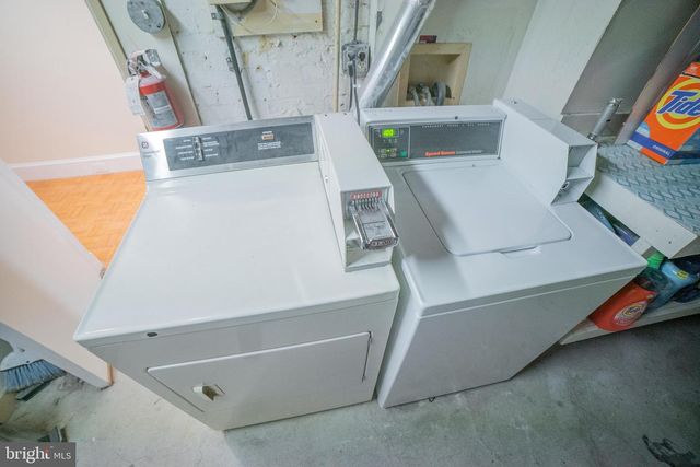 2408 SPRUCE ST, Philadelphia, PA 19103