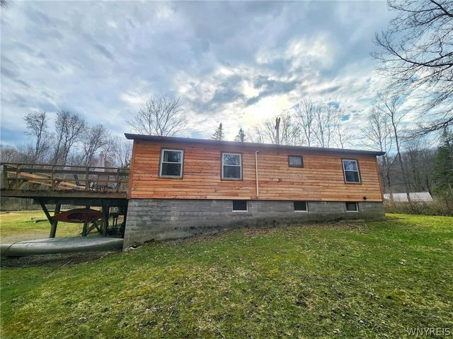 68 Linlyco Lake Road, New Albion, NY 14719