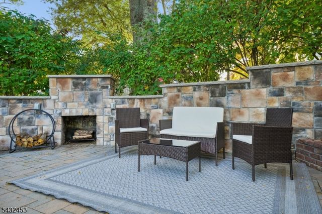 18 Sunnybrook Rd, Bernardsville Boro, NJ 07924