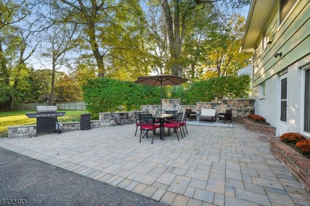 18 Sunnybrook Rd, Bernardsville Boro, NJ 07924