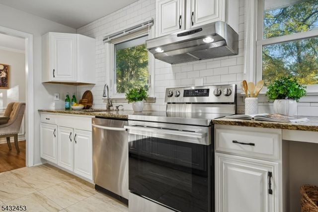18 Sunnybrook Rd, Bernardsville Boro, NJ 07924