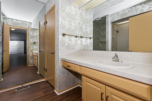 7520 E 21st St N, Wichita, KS 67226