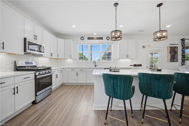 1910 Briton LN, Chesapeake, VA 23322