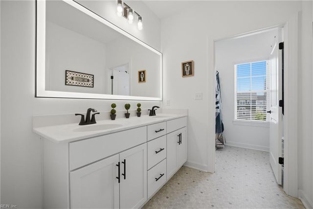 1910 Briton LN, Chesapeake, VA 23322