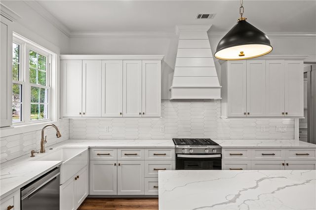 108 Harbor Pointe Drive, Brunswick, GA 31523