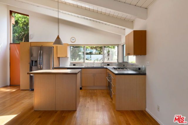 2021 Park Drive, Los Angeles, CA 90026