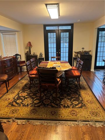 100 Denniston 59, Shadyside, PA 15206