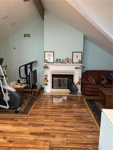 100 Denniston 59, Shadyside, PA 15206