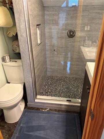 100 Denniston 59, Shadyside, PA 15206