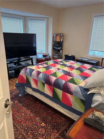 100 Denniston 59, Shadyside, PA 15206