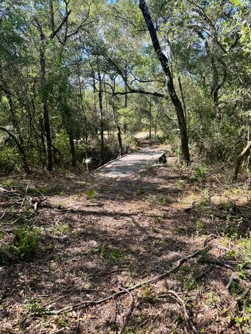 X Eagles Way, Defuniak Springs, FL 32433
